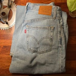 Levi’s High Loose Jeans